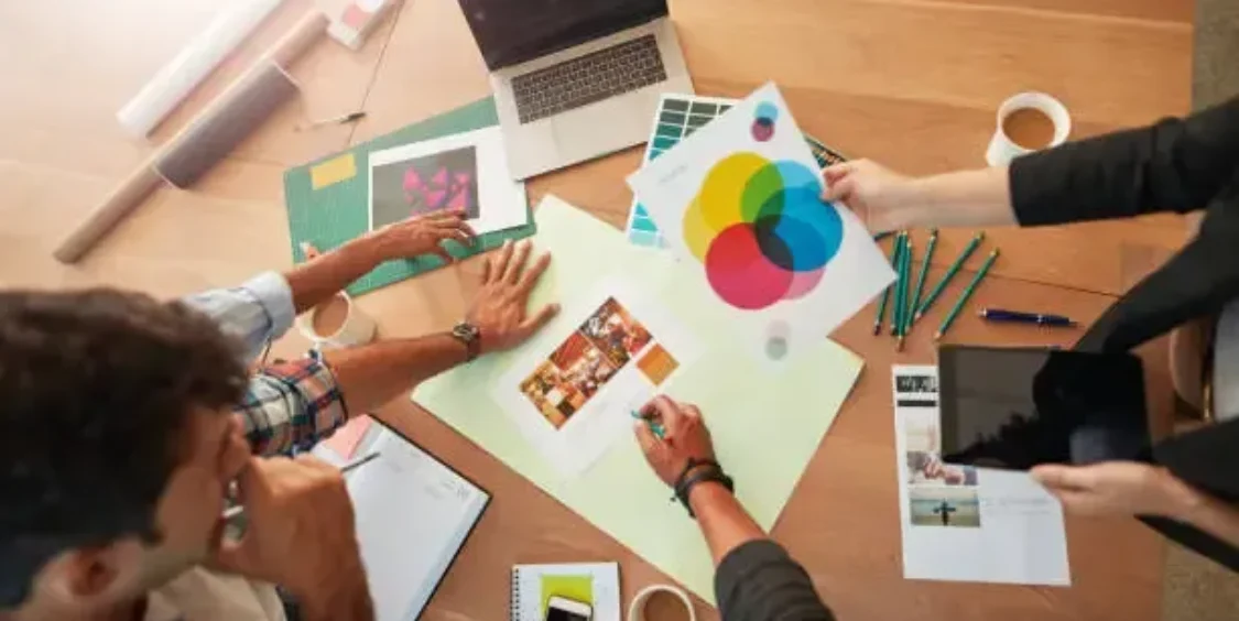 young-designers-discussing-the-color-palette